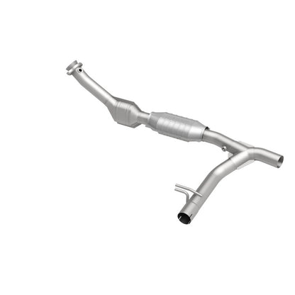 MagnaFlow Direct Fit Catalytic Converter 99-00 Ford Trucks 5.4L