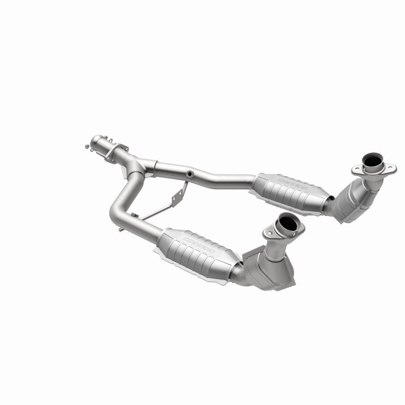 MagnaFlow Direct Fit Catalytic Converter 96-98 Ford Mustang 3.8L