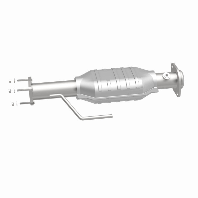 MagnaFlow Direct Fit Catalytic Converter 00-04 Jeep Wrangler Rear