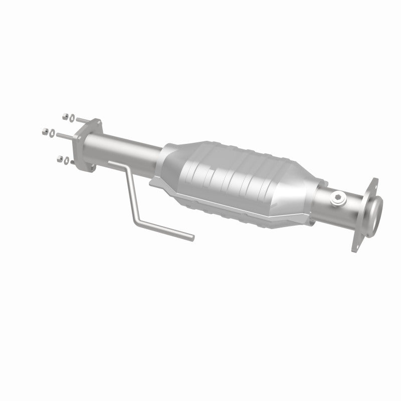 MagnaFlow Direct Fit Catalytic Converter 00-04 Jeep Wrangler Rear