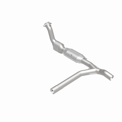 MagnaFlow Direct Fit Catalytic Converter 99-00 Ford Exped 4.6L