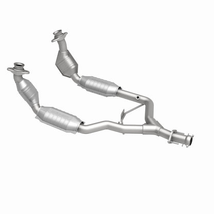 MagnaFlow Direct Fit Catalytic Converter 96-98 Ford Mustang 3.8L