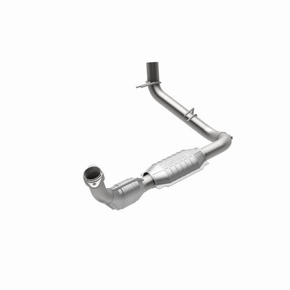 MagnaFlow Direct Fit Catalytic Converter 98 Ford Expedition 5.4L