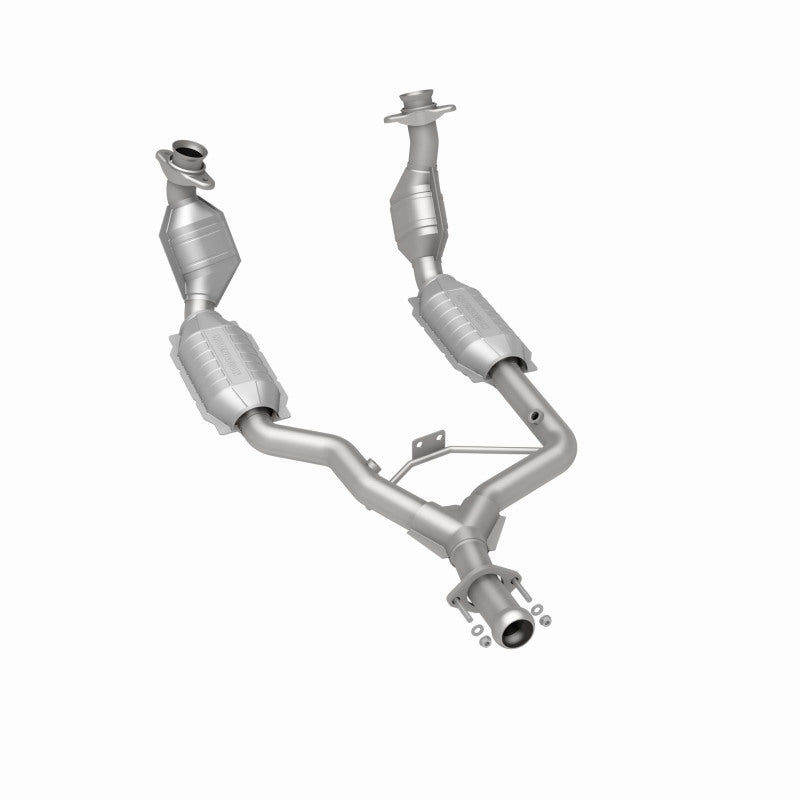 MagnaFlow Direct Fit Catalytic Converter 96-98 Ford Mustang 3.8L