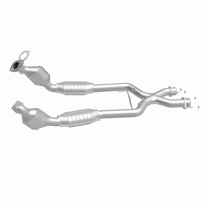 MagnaFlow Direct Fit Catalytic Converter 96-98 4.6L *California*
