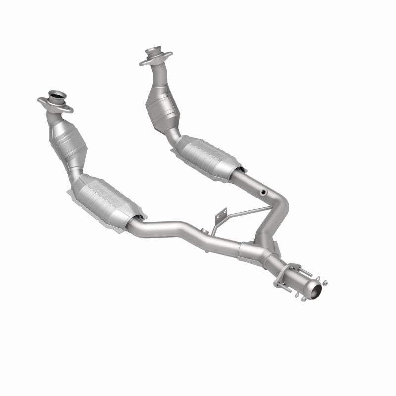 MagnaFlow Direct Fit Catalytic Converter 96-98 Ford Mustang 3.8L