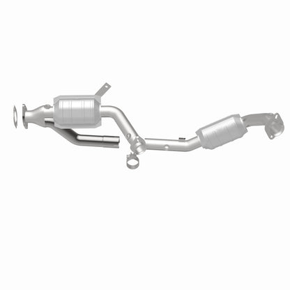 MagnaFlow Direct Fit Catalytic Converter 96-99 Ford Taurus3.0L 50S