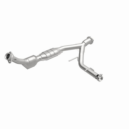 MagnaFlow Direct Fit Catalytic Converter 03-04 Ford Expedition 5.4L V8 Passenger Side