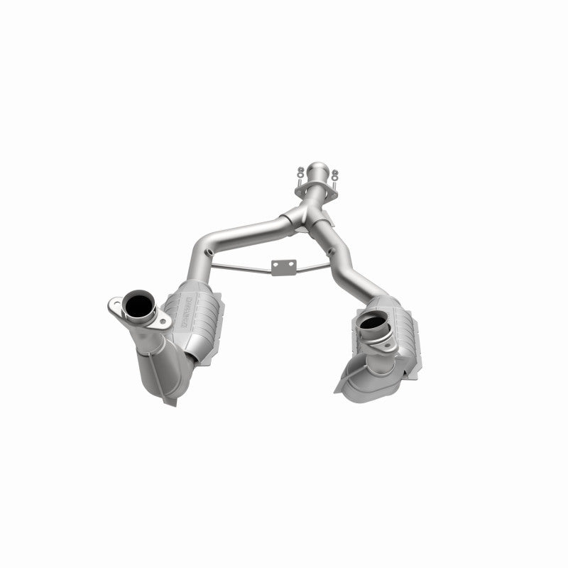 MagnaFlow Direct Fit Catalytic Converter 96-98 Ford Mustang 3.8L