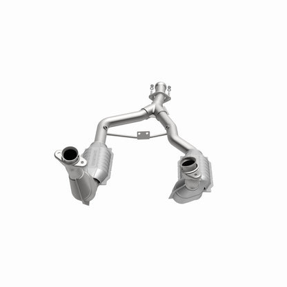 MagnaFlow Direct Fit Catalytic Converter 96-98 Ford Mustang 3.8L