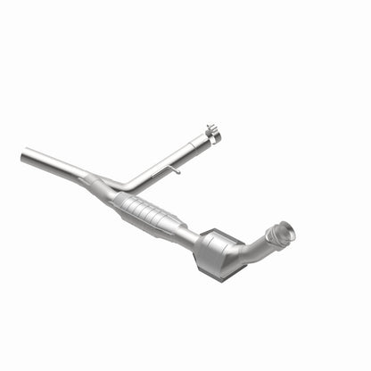 MagnaFlow Direct Fit Catalytic Converter 04-06 F-150 5.4 2WD P/S 49S