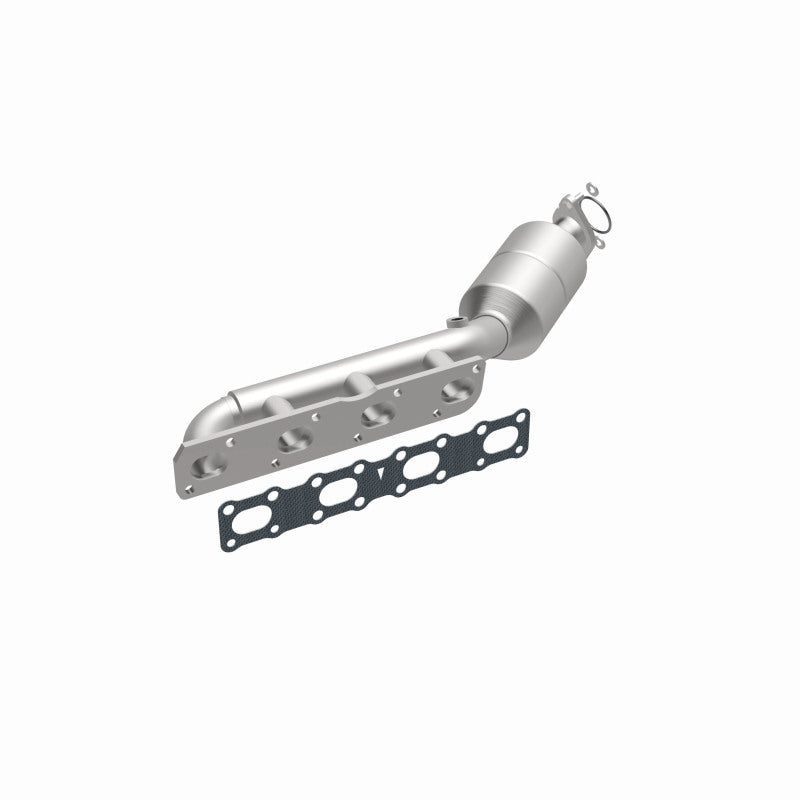 MagnaFlow Direct-Fit SS Catalytic Converter 04-06 Nissan Titan 5.6L V8 (California)