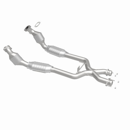 MagnaFlow Direct Fit Catalytic Converter 96-98 4.6L *California*
