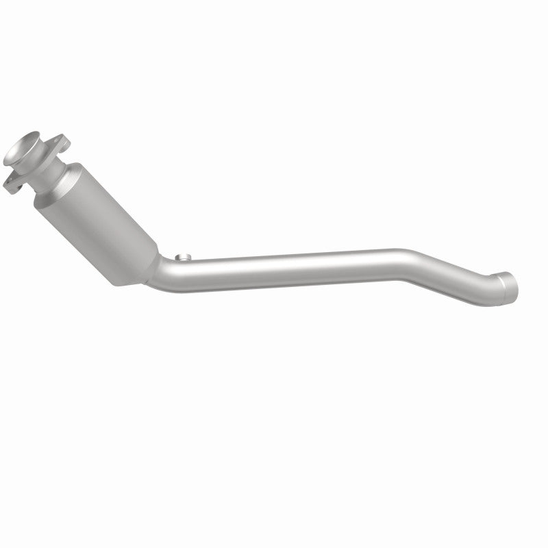 MagnaFlow Direct Fit Catalytic Converter 2010-2013 Land Rover LR4 V8 5 OEM Underbody