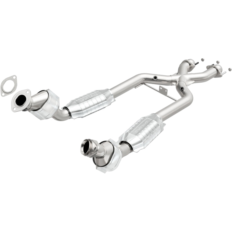 MagnaFlow Direct Fit Catalytic Converter 96-98 4.6L *California*