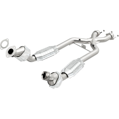 MagnaFlow Direct Fit Catalytic Converter 96-98 4.6L *California*
